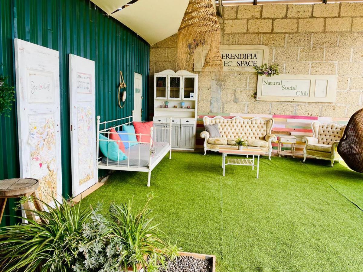 Lykke Suite Spa Sauna Piscina Y Jardin Buzanada Luaran gambar