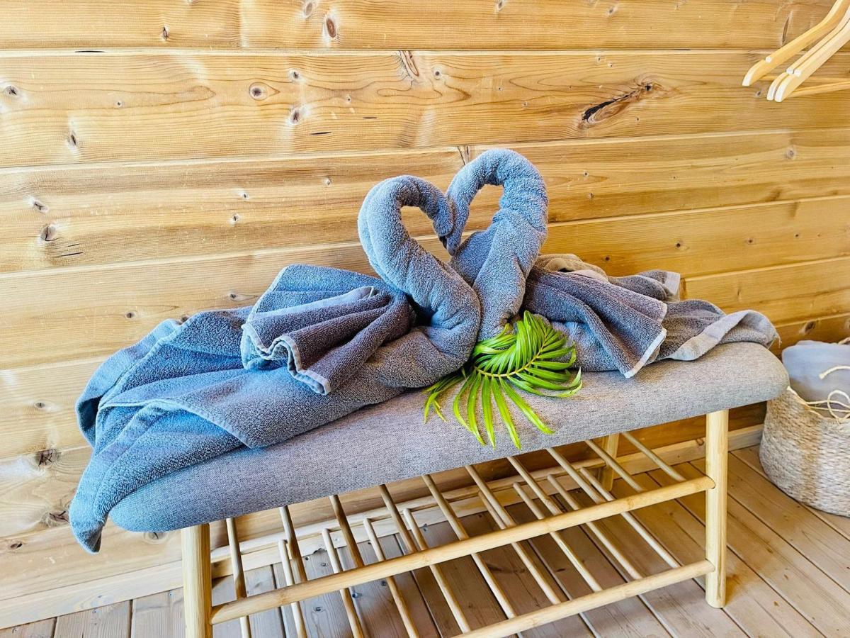Lykke Suite Spa Sauna Piscina Y Jardin Buzanada Luaran gambar