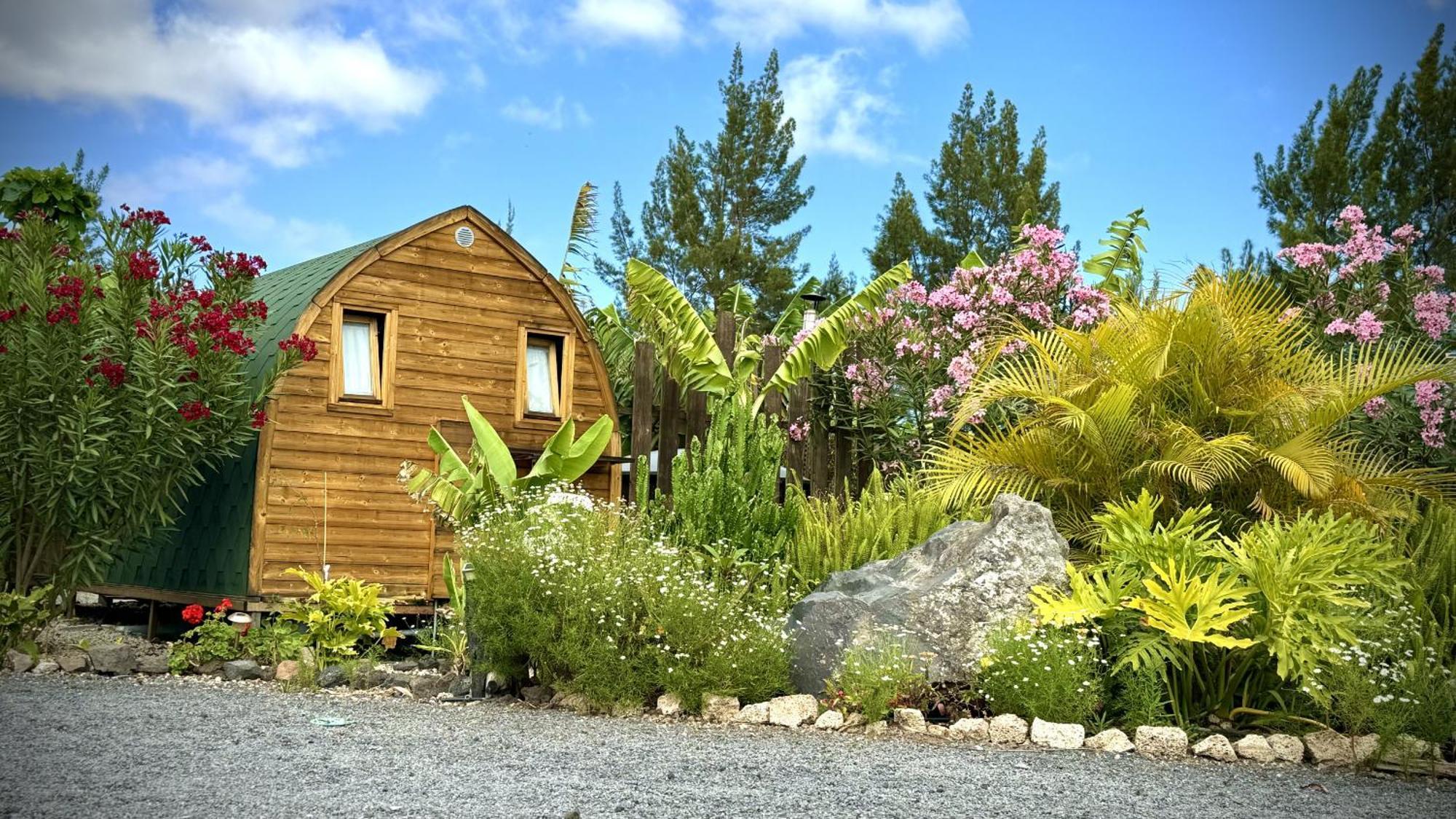 Lykke Suite Spa Sauna Piscina Y Jardin Buzanada Luaran gambar